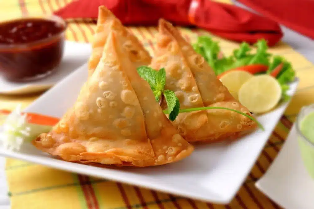 Chicken Samosa Platter (Veg / Chicken / Lamb)